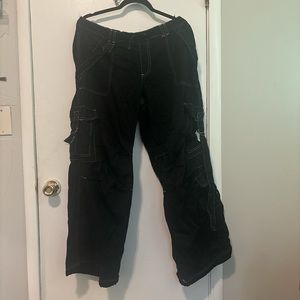 URBAN OUTFITTERS BAGGY CARGO PANTS